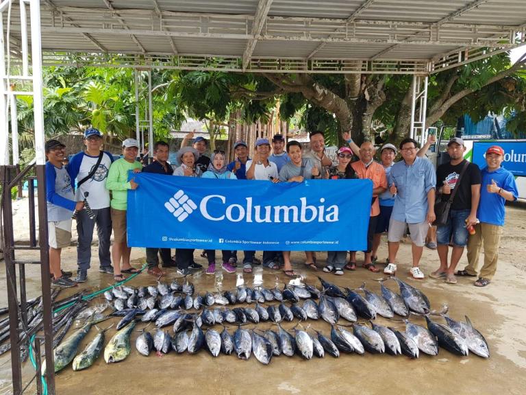 NIGHT FISHING AND LIVING THE ISLAND LIFE WITH COLUMBIA INDONESIA PERFORMANCE FISHING GEAR