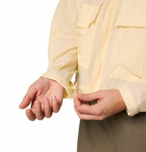 Muat gambar ke Galeri viewer, Columbia Women's Paracutie Cropped Cargo Windbreaker