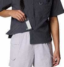 Muat gambar ke Galeri viewer, Columbia Women's Wild Cast Short Sleeve Shirt