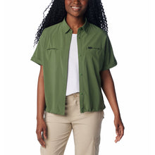 Load image into Gallery viewer, Columbia Women&#39;s Boundless Trek Short Sleeve Button Up
