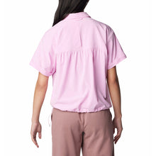 Load image into Gallery viewer, Columbia Women&#39;s Boundless Trek Short Sleeve Button Up
