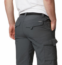 Muat gambar ke Galeri viewer, MEN&#39;S SILVER RIDGE CARGO SHORT
