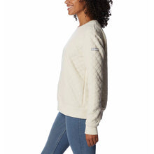 Load image into Gallery viewer, Women&#39;s Lodge Quilted Crew
